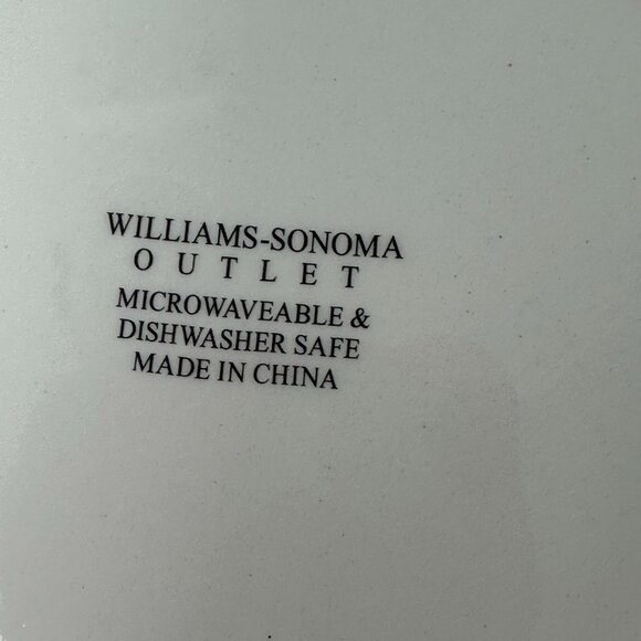 Williams Sonoma Outlet Snowman Chef Plates 6in Red Rim Winter Appetizer Set - Picture 6 of 16